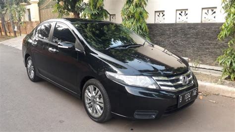At launch, this compact sedan was only available in three variants: Honda City E 1.5 cc Th'2013 Automatic - MobilBekas.com