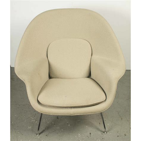 The knoll saarinen womb chair reflects eero saarinen's desire to create a modern lounge chair that derived its comfort from its. Eero Saarinen (1910-1961) Womb Chair | Witherell's Auction ...