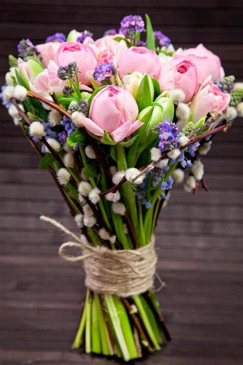 Fin dall'ottocento il mazzo di fiori è un messaggero affidabile e infallibile per dichiarare il proprio amore, ma anche il proprio affetto per la. il Blog di Ciarlot: Meravigliosi mazzi di fiori