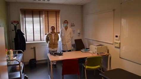 Maybe you would like to learn more about one of these? À la clinique du virval, le calme avant la tempête