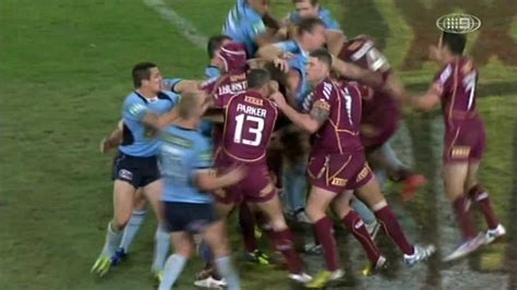 The nsw vb blues take on the queensland xxxx maroons at anz stadium for the 36th series of. State Of Origin Fight Game 2 2013 - YouTube