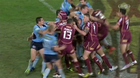 Queensland maroons state of origin team game 2 2021: State Of Origin Fight Game 2 2013 - YouTube