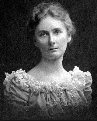 Hertha ayrton, née phoebe sarah marks, was born on april 28, 1854, in portsea, england, the third of eight children of levi and alice theresa (moss) marks. Hertha Ayrton, la inventora que desafió los estándares de ...