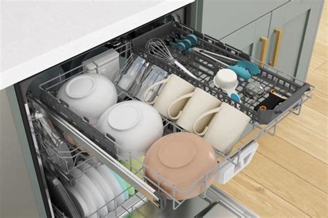 Ge appliances has introduced a third rack for dishwashers with plastic interiors, and the bosch 100 series models that replaced the company's. Whirlpool Introduces New Dishwasher With Third Rack ...