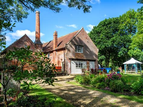 Looking for new properties in hampshire and sussex. Luxury Coastal Hampshire House :: A holiday cottage in ...