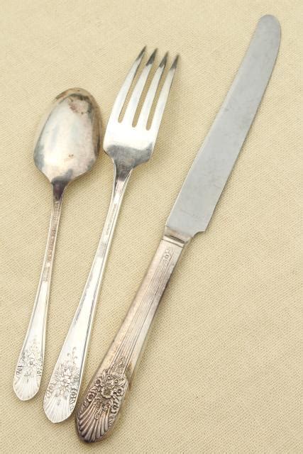 Patterns and manufacturers' marks for rogers brothers silverware may be matched to photographs online at resellers' sites. 1930s vintage silver plate flatware, Marigold pattern Wm ...