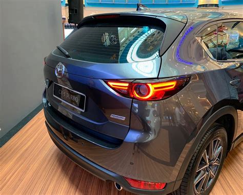 Red leather seats and black honeycomb trim distinguish the interior. Mazda Malaysia Umum Harga CX-5 (2019) Baharu, RM181k untuk ...