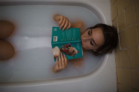 Unsere vier empfehlungen sehen sie in der folgenden tabelle. Stromschlag in der Badewanne - junge Frau ging mit Handy ...