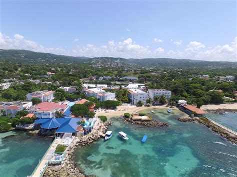 Reviews of Kid-Friendly Hotel | Franklyn D Resort Runaway Bay, Runaway Bay, Jamaica | MiniTime
