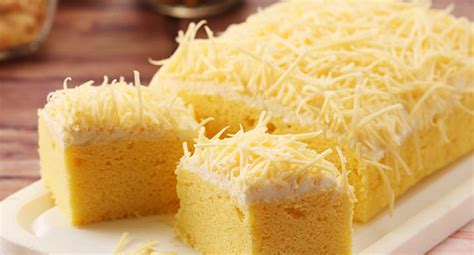 Buat kamu yang senang membuat kue, bisa banget berkreasi membuat bolu kukus yang unik di rumah, lho. Resep Bolu Keju Kukus, Camilan untuk Menemani Weekend Anda