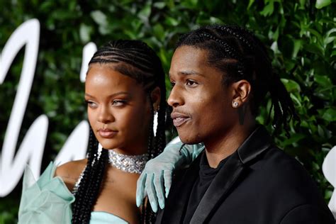 The love on the brain songstress, 32, split from her boyfriend of during an interview for gq, rocky sweetly said that the hardest part of working with rihanna is not goofing off and laughing the whole time. Rihanna y A$AP Rocky se han vuelto una pareja "inseparable ...