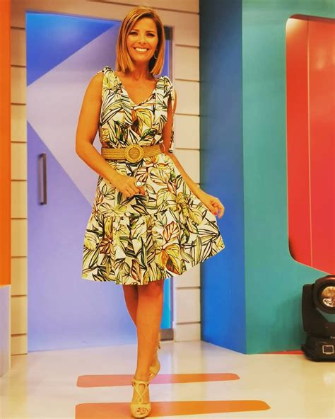 Sonia iglesias tenía claro qué quería de cara al futuro. Sónia Araújo exibe excelente forma aos 48 anos! Veja os melhores looks da apresentadora