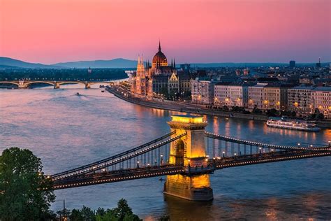 Citește pe wikipedia despre ungaria. Paste Ungaria