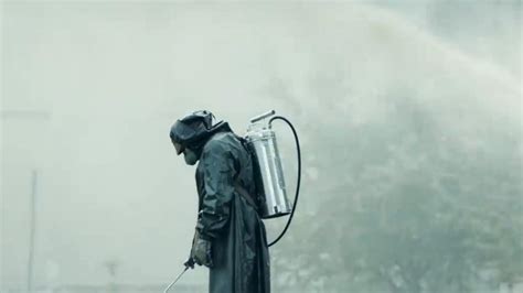 In den hauptrollen brillieren internationale stars wie jared harris, stellan skarsgård und. HBO-Serie „Chernobyl": Der Super-GAU als realistischer ...