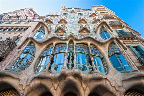 From days spent strolling the gothic quarter to afternoons at the beach and nights partying 'til dawn, the city is magnetic. Erasmus Experience in Barcelona, Spain by Leila | Erasmus ...