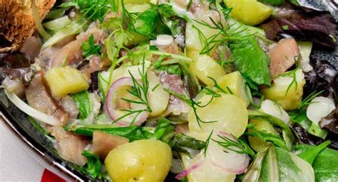 Parfaite pour un plat unique les soirs d'été, la salade composée permet de cuisiner les restes a tout bon version papier ou numérique, à vous de choisir ! 60 recettes de salades composées à déguster tout l'été ...