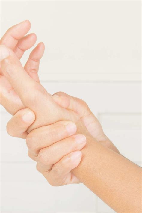 Finger me & rim my ass! Hand pain: Possible causes and when to see a doctor