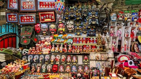 Choose your favorite payment method! Explore Beijing through local gift shops - China Plus