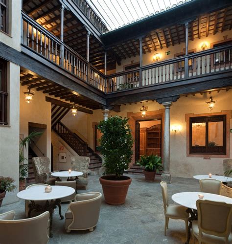The centre of seville is located 1 km away.in addition, la giralda is within a walking distance of the hotel. Hotel Casa 1800: Sevilla and Granada | SuitcaseJournal