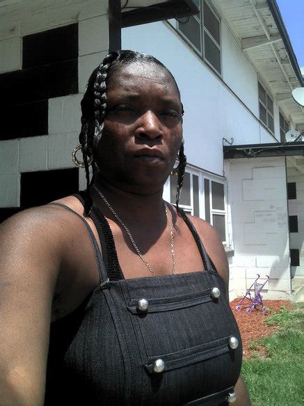 How do you tell if a 40 year old man likes you? malkia2 Kenya, 40 Years old Single Lady From Nairobi sugar ...