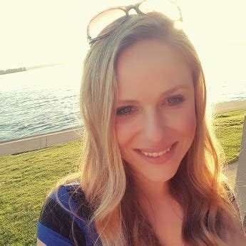 Discover interesting people and find the right partner for you. Meet Girls Online Dating Near Me | Meet girls, Meet girls ...