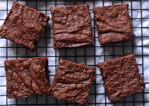 Yuk, cek beberapa resepnya di sini. 5 Cara Senang Buat Brownies Gerenti Jadi, Emmm… Lembut ...