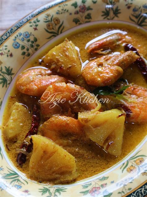 Gulai darat dimasak menguna rempah gulai khas dari kelantan. Gulai Udang Nenas Tumis Darat - Azie Kitchen