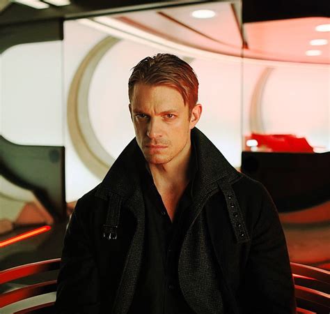 Why did altered carbon replace its leading man? Joel Kinnaman in "Altered Carbon" | Altered carbon, Joel ...