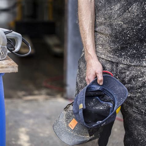 Von 2009 bis 2015 war er vorstandsvorsitzender der wintershall, seit 2015 ist er vorstandsvorsitzender des österreichischen mineralölkonzerns omv. Hilti Art Foundation - Marcel Bernet
