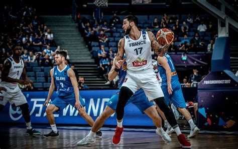 Ce sera donc � l'entourage d'apprendre � le c�toyer et de composer avec ses humeurs tr. Poirier et les Bleus sortis par l'Allemagne - Basket77