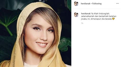 Itu terjadi setelah foto kemesraannya bersama sang kekasih, frank garcia, tersebar luar di media sosialmenariknya, yang. Heboh Foto Vulgar Cinta Laura, Postingan Terbaru sang Ibu Kenapa? - MataMata.com