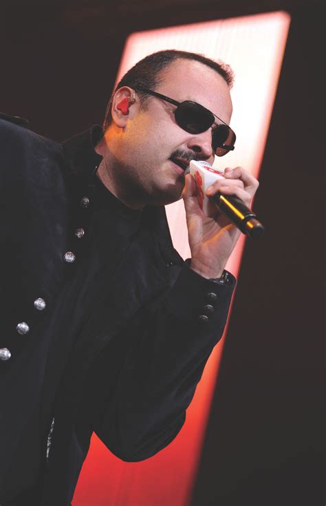 El hijo de pepe aguilar cantando en el concierto en valley view casino center, san diego, ca. Impulsa Pepe Aguilar a sus hijos | La Raza del Noroeste