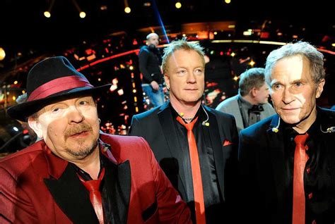 Olle jönsson (born december 1, 1955) is a swedish singer for the dansband lasse stefanz, which was awarded a grammis for dansband of the year in 1989. Sångaren Olle Jönsson meddelar avhopp via mejl: "Gjorde ...