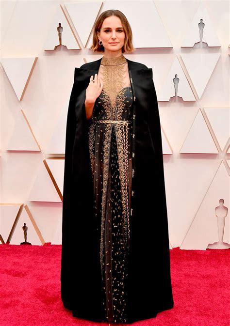 Natalie portman's oscars 2020 look featured the names of women directors who deserved to be nominated. Oscar 2020: La alfombra roja - Natalie Portman