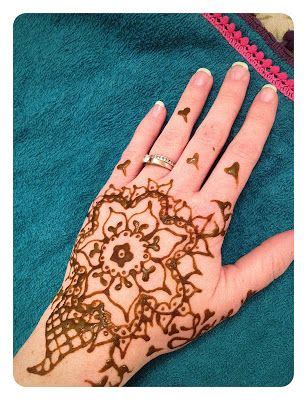 Add some water and mix into a thick paste. Henna Recipe | Henna recipe, Diy henna, Homemade henna