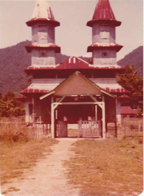 Umpasa dohot umpama somal do tabege manang tahatahon di angka ulaon adat, di ulaon las ni roha manang di ulaon arsak ni roha. Umpasa Ulaon Malua : II. Ulaon adat sidua hasuhuton ...