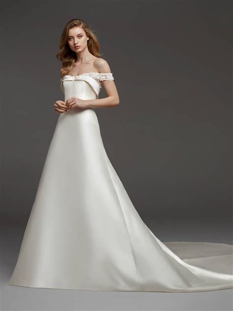 Unsere etuikleider kannst du durch den passenden rock in ein langes brautkleid verwandeln! Hochzeitskleid Schlicht Elegant / Brautkleider Die ...
