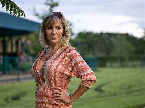 Old hubby offers hot milf. 7 Reasons Why Women Actually Prefer The 'COUGAR' Lifestyle