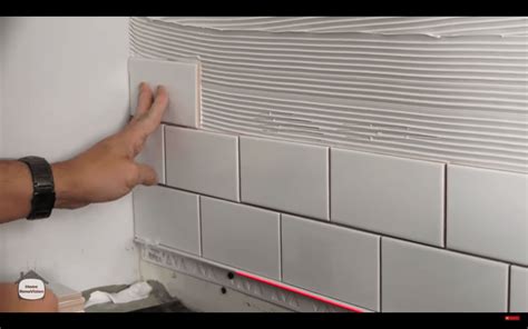 Installing a subway tile backsplash into your kitchen provides both an updated look (that will never go out. How to Install Subway Tile Backsplash - The Saw Guy