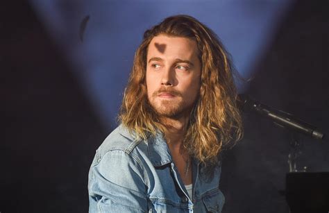 Последние твиты от golden julien (@jdoreofficiel). En pleine tournée, Julien Doré adresse une déclaration d ...