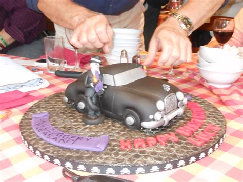 Motion design & composite : Skullduggery Pleasant birthday cake for my daughter