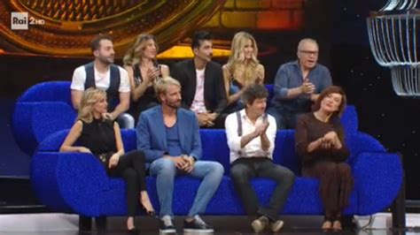Sul palco dell'auditorium rai di napoli tutti gli. Stasera tutto è possibile, 16 gennaio 2018, diretta ...