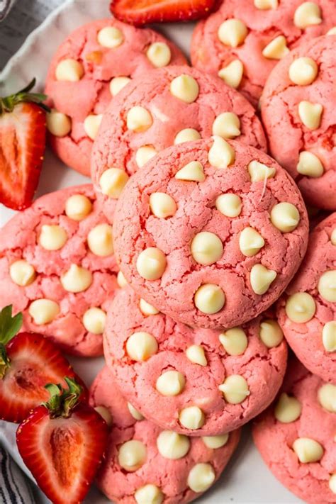 With only four ingredients and no chilling, these cookies are ready in 20 minutes use any cake mix you'd like for this recipe. How To Make Duncan Hines Strawberry Cake Mix Taste ...