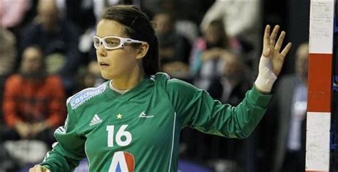 Gardienne du brest bretagne handball et de l'équipe de france. sportives