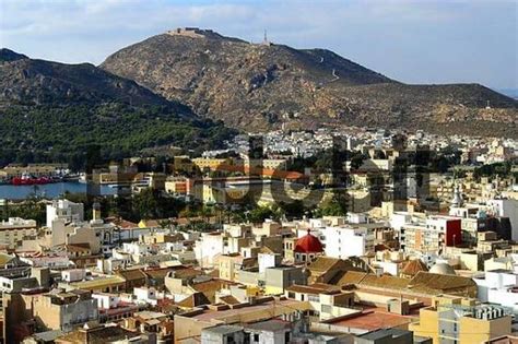 Staden ligger i regionen murcia och förutom handelshamn och fiske finns en större marin flottbas. Cartagena Spanien - Runterladen Architektur