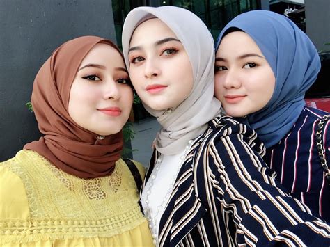 Anak ke 2 daripada 4 beradik. Biodata Syima Eima, Gadis Cantik Pengasas Syma Beauty ...