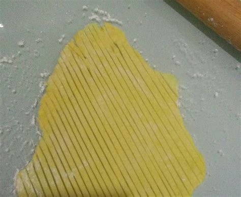 Tapi nak dijadikan cerita, baru ni anak minta mee goreng dan kebetulan mee kuning kat rumah dah habis. 2 Resepi Mee Kuning Buat Sendiri, Guna Mesin Boleh, Uli ...
