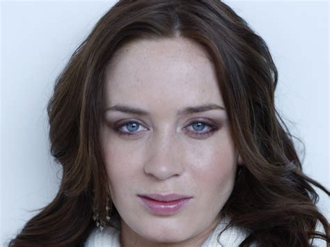 She had difficulties with stuttering when emily was 14. Emily Blunt Wallpapers Images Photos Pictures Backgrounds