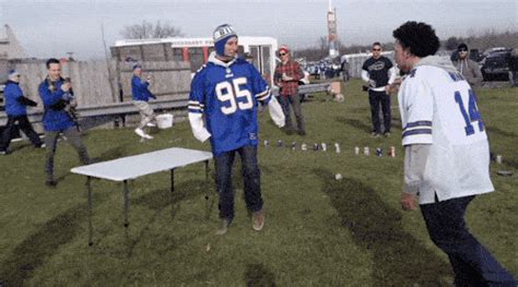 Saden rambo guerre arme gif deter croisade enerve colere. The Best Of Table Slamming (17 gifs)