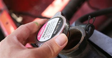 Namun tentu bukan perkara yang mudah ketika kita ingin selalu menjaga kondisi mobil agar tetap prima. Stop! Jangan Pernah Buka Tutup Radiator Ketika Overheat